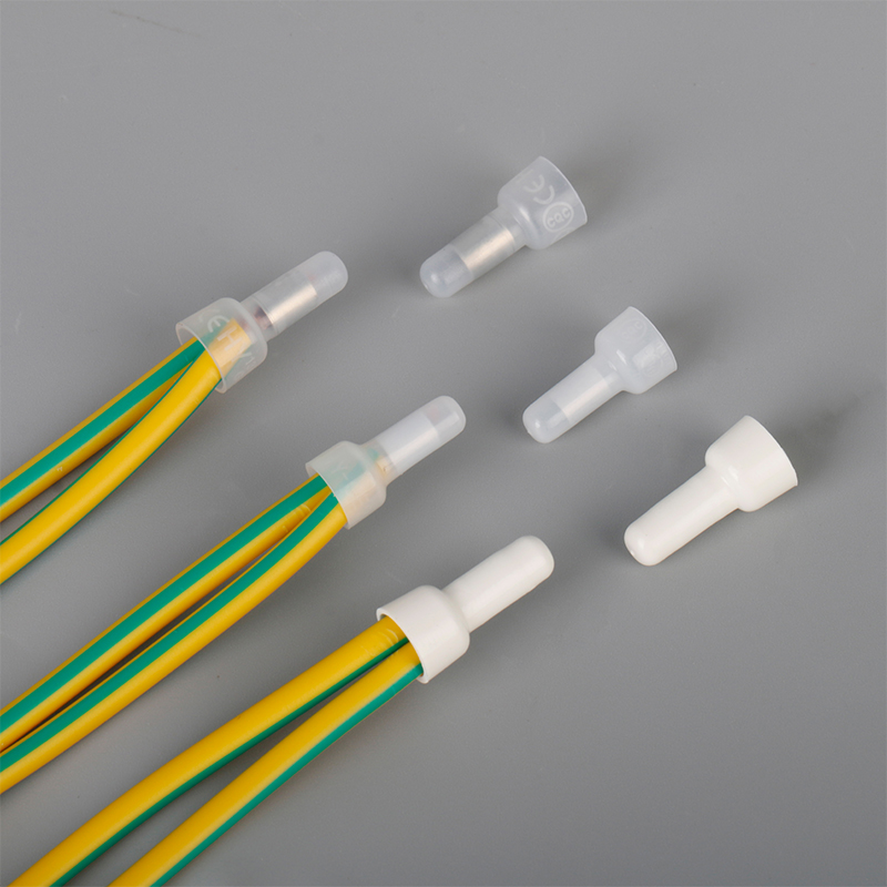 Conector de engarzado de extremo cerrado